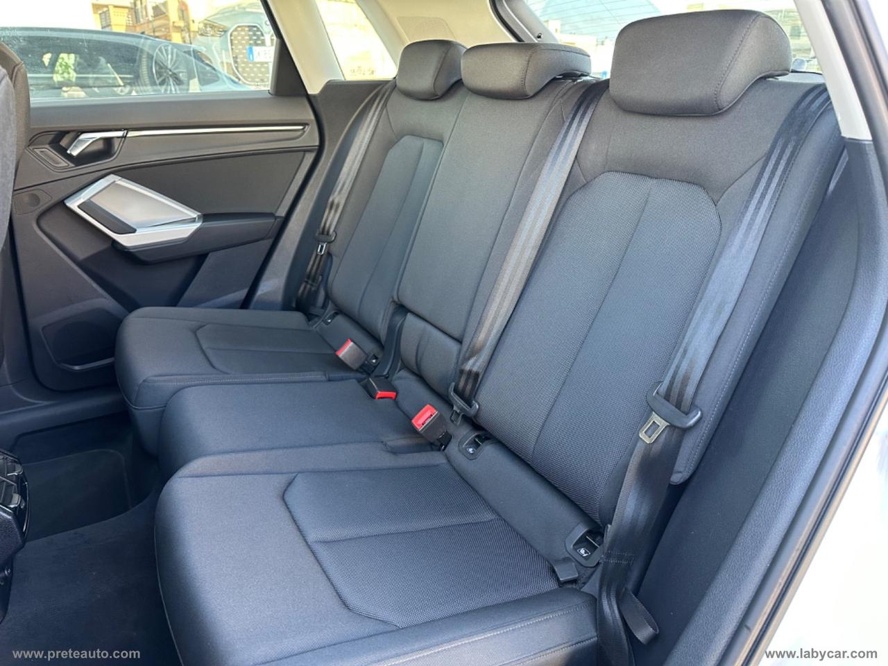 AUDI Q3 35 TDI S tronic Business