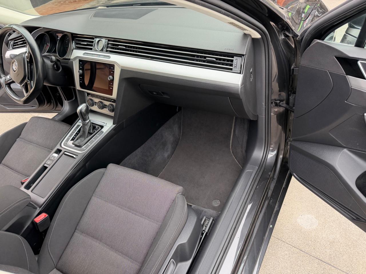 Volkswagen Passat Variant 2.0 TDI DSG Business BlueMotion Tech