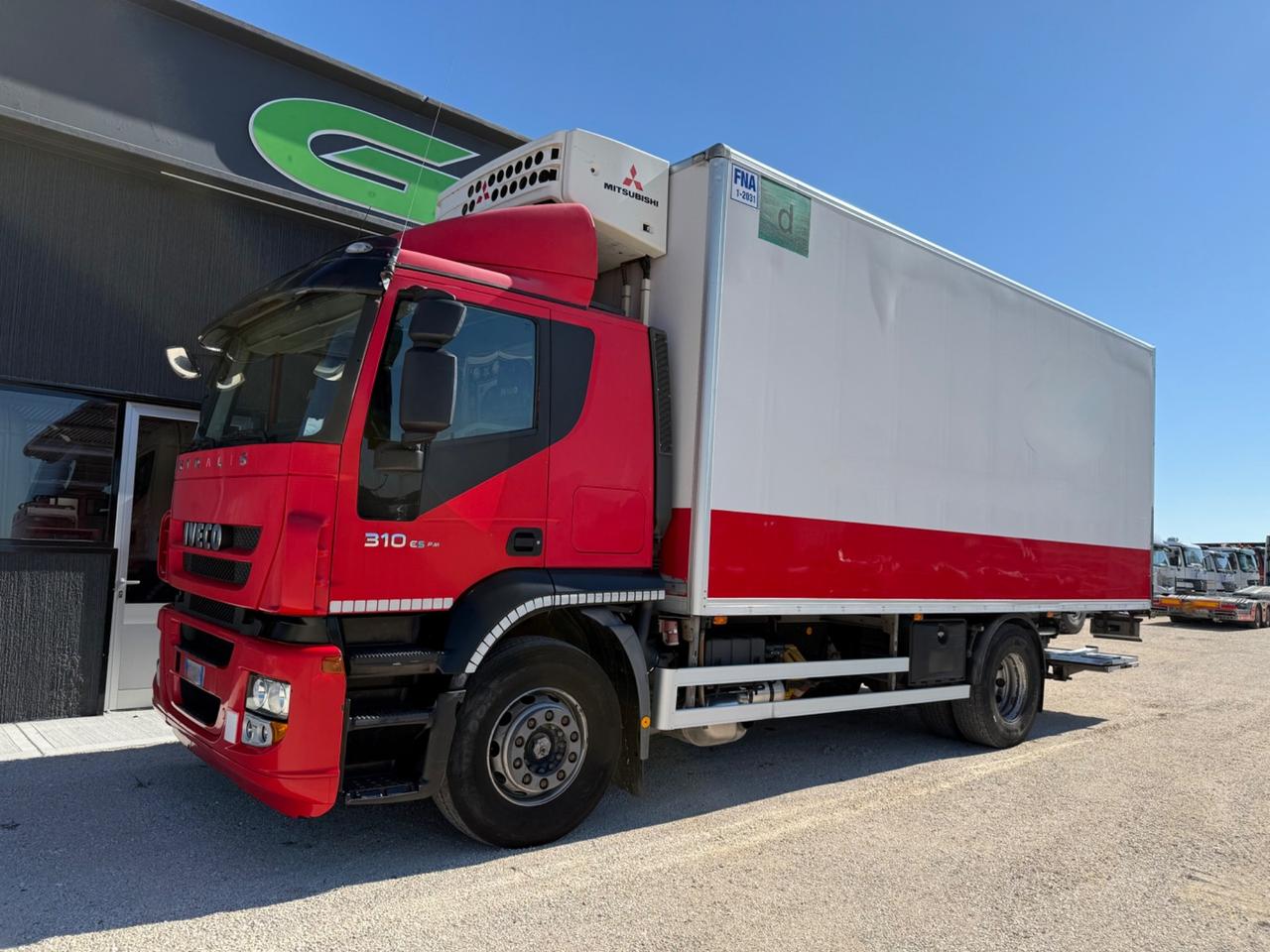 Iveco Stralis 190S31 isotermico con frigo 0°C e sponda