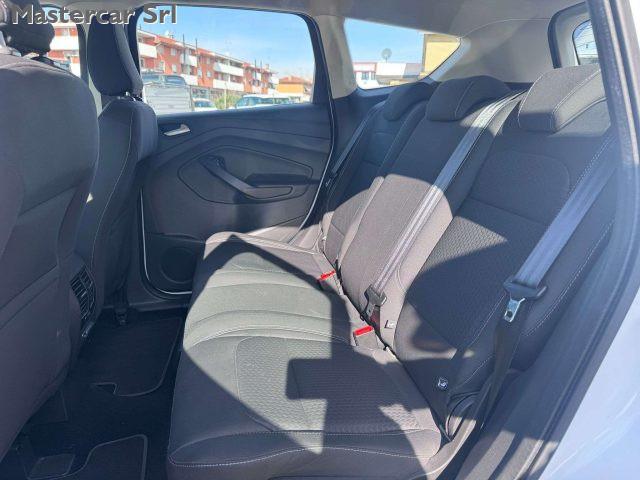 FORD Kuga 1.5 TDCi 120CV AUTOM S&S Business TG : FR704FJ