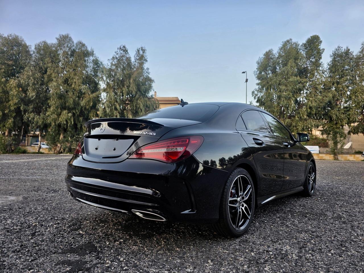 MERCEDES- BENZ CLA 200 D AMG PREMIUM