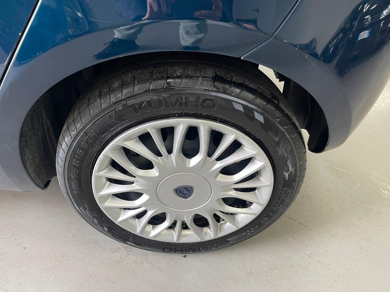 Lancia Ypsilon 1.2 69 CV 5 porte Platinum