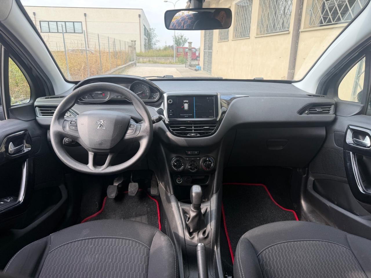 Peugeot 208 allure Garanzia 12 MESI