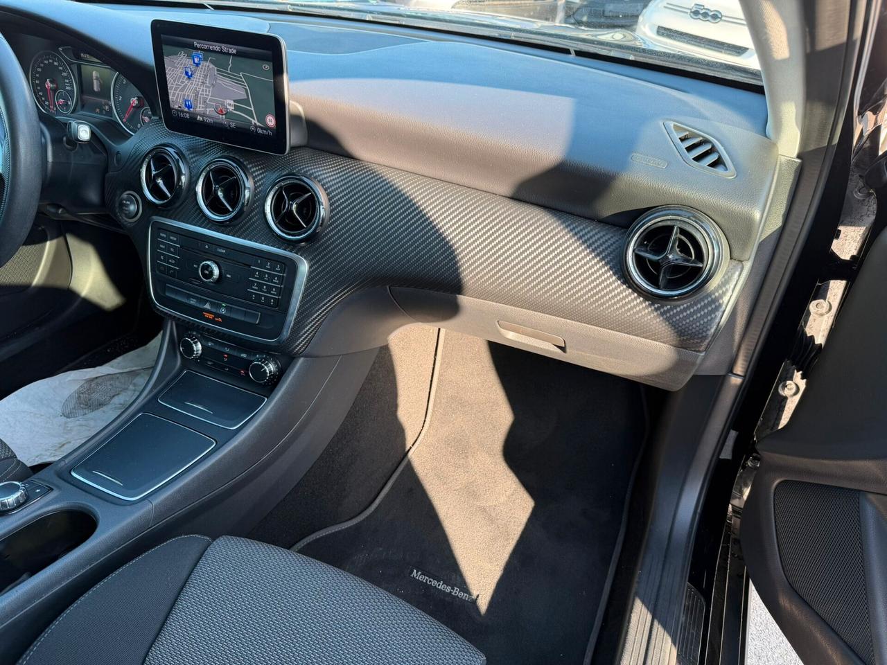 Mercedes-benz GLA 180 d Automatic Business