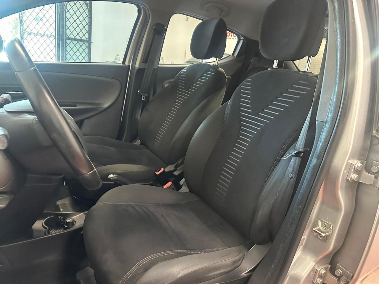 Lancia Ypsilon 1.2 69 CV Platinum