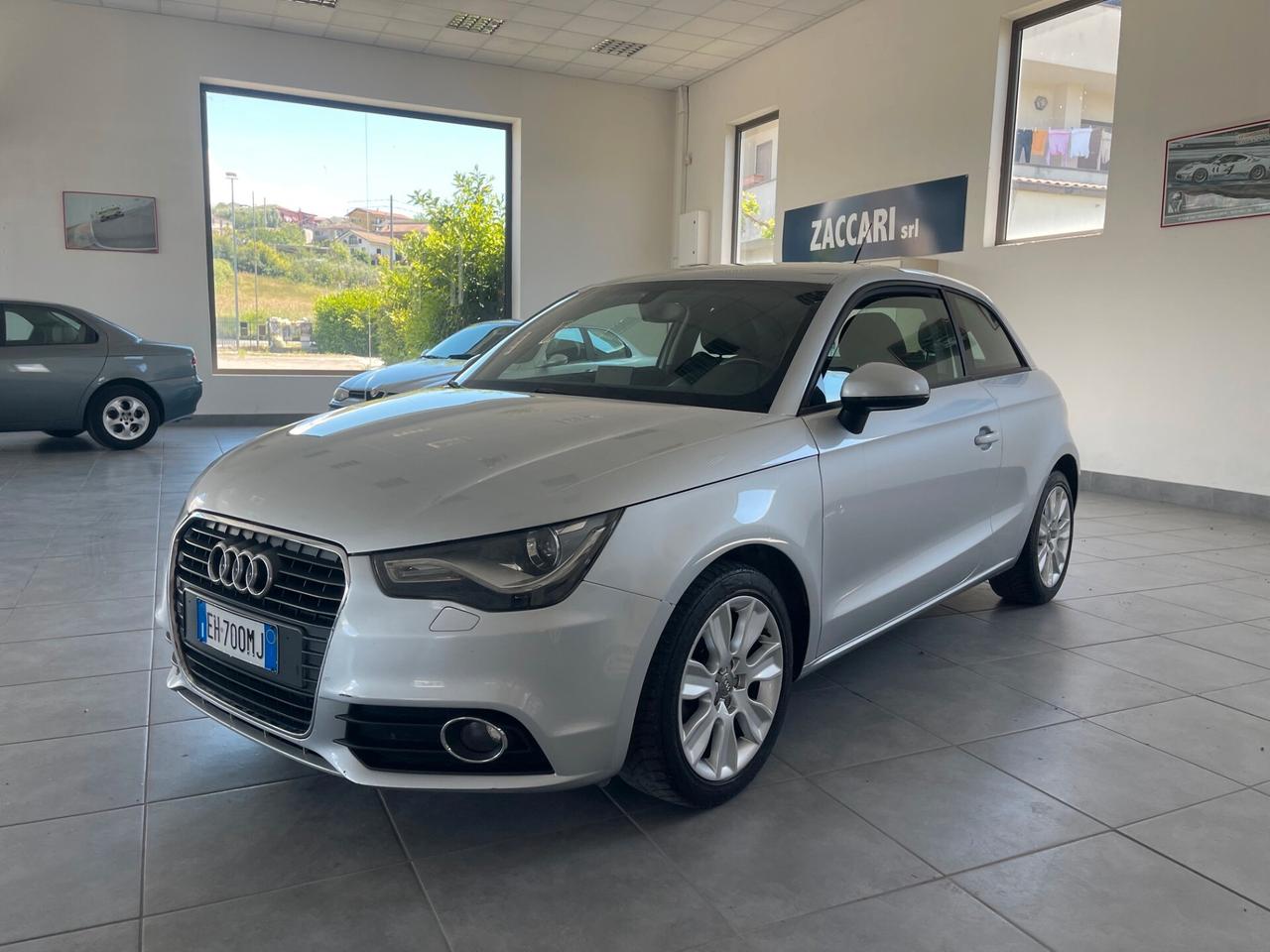 Audi A1 1.6 TDI 105 CV Ambition 3 porte adatto a NEOPATENTATI