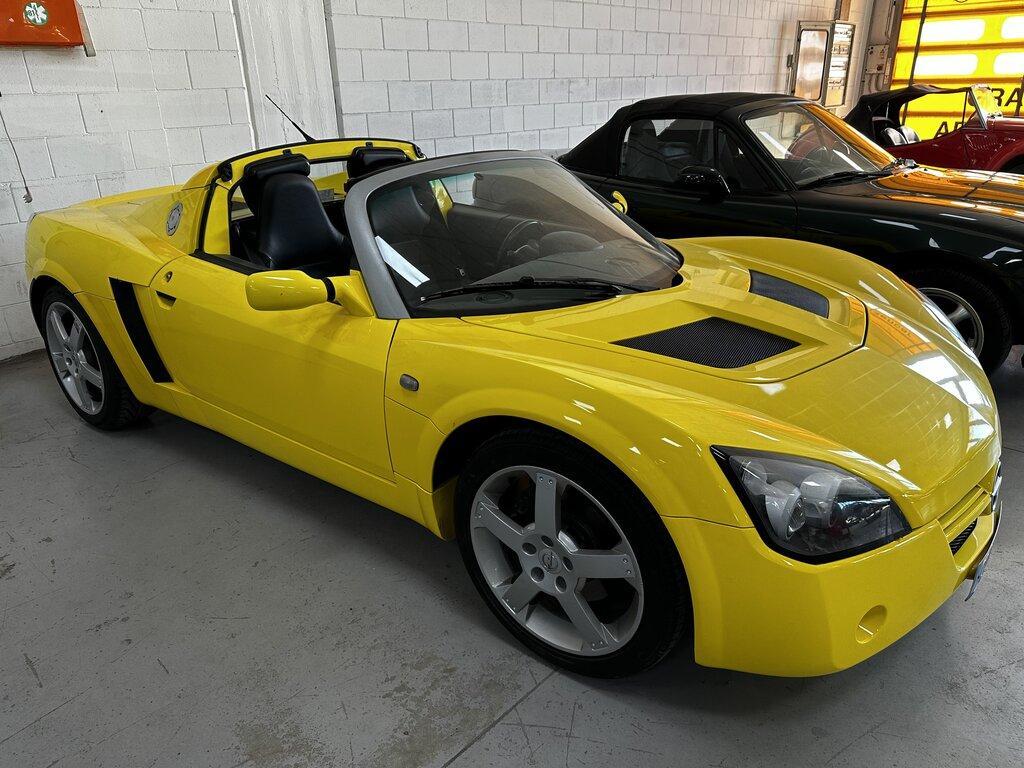 Opel Speedster 2.2