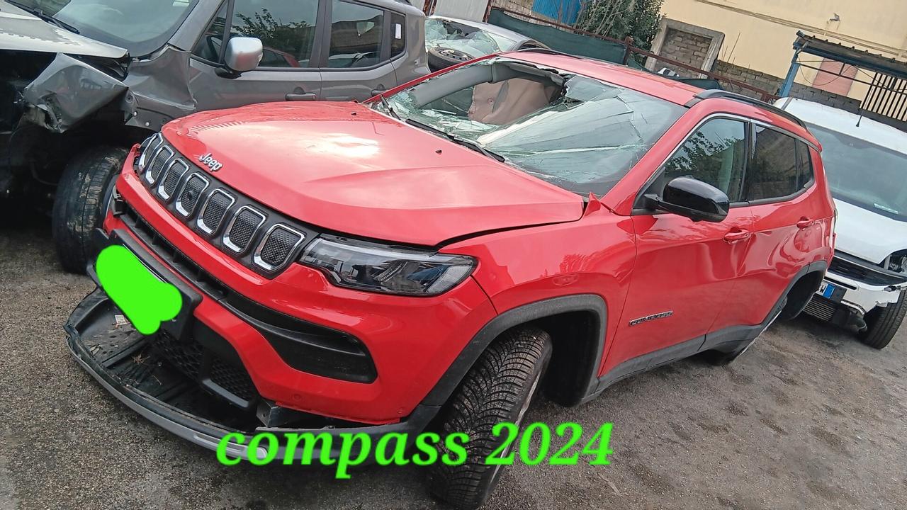 Jeep Compass incidentata sinistrata mondialcars 024