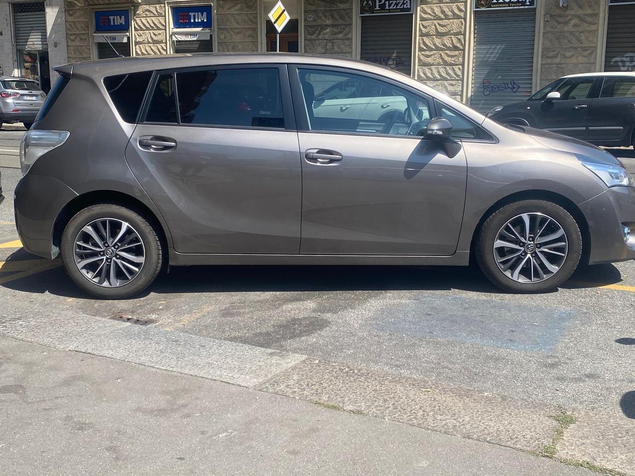 Toyota Verso D-4D Active #11975