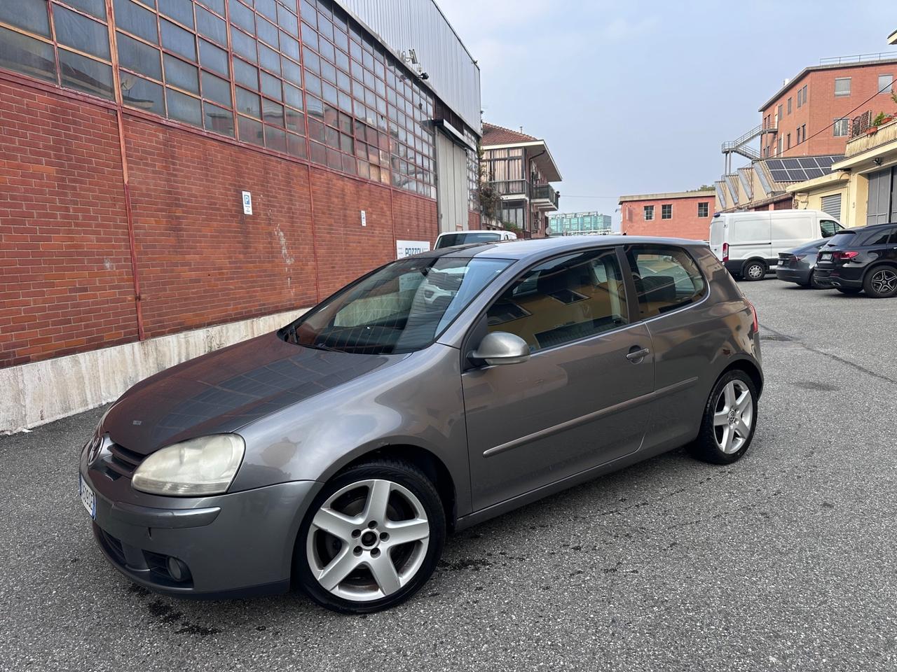 Volkswagen Golf 2.0 16V TDI 3p. Sportline