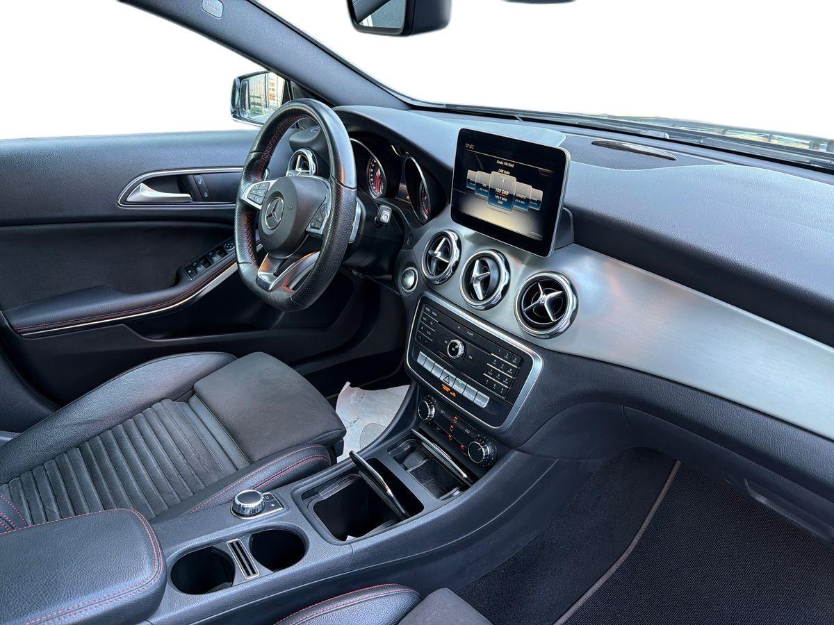 Mercedes-Benz GLA 180 Premium auto