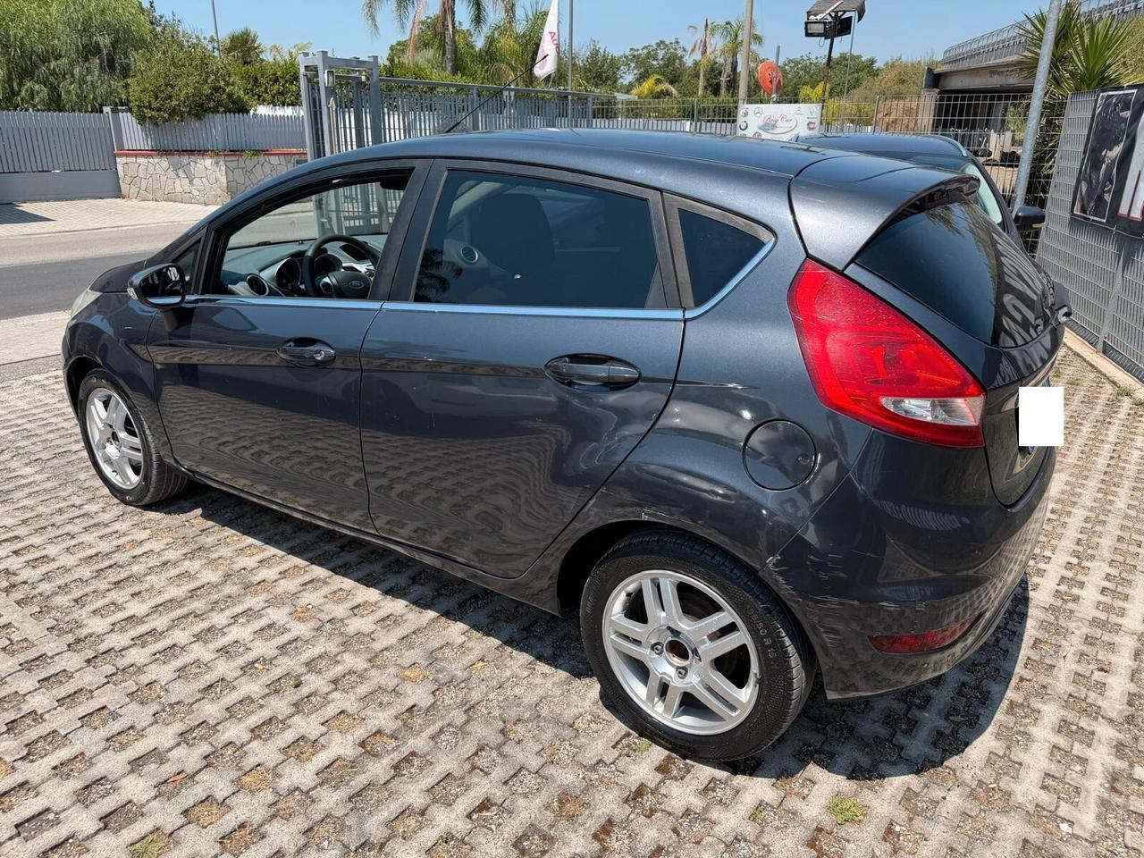 Ford Fiesta 1.2 82 CV 5 porte Titanium-11/2010