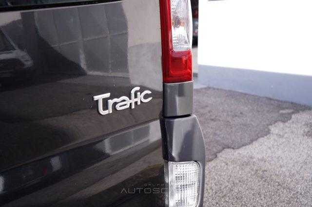RENAULT Trafic T27 2.5 dCi 150cv PC-TN Passenger