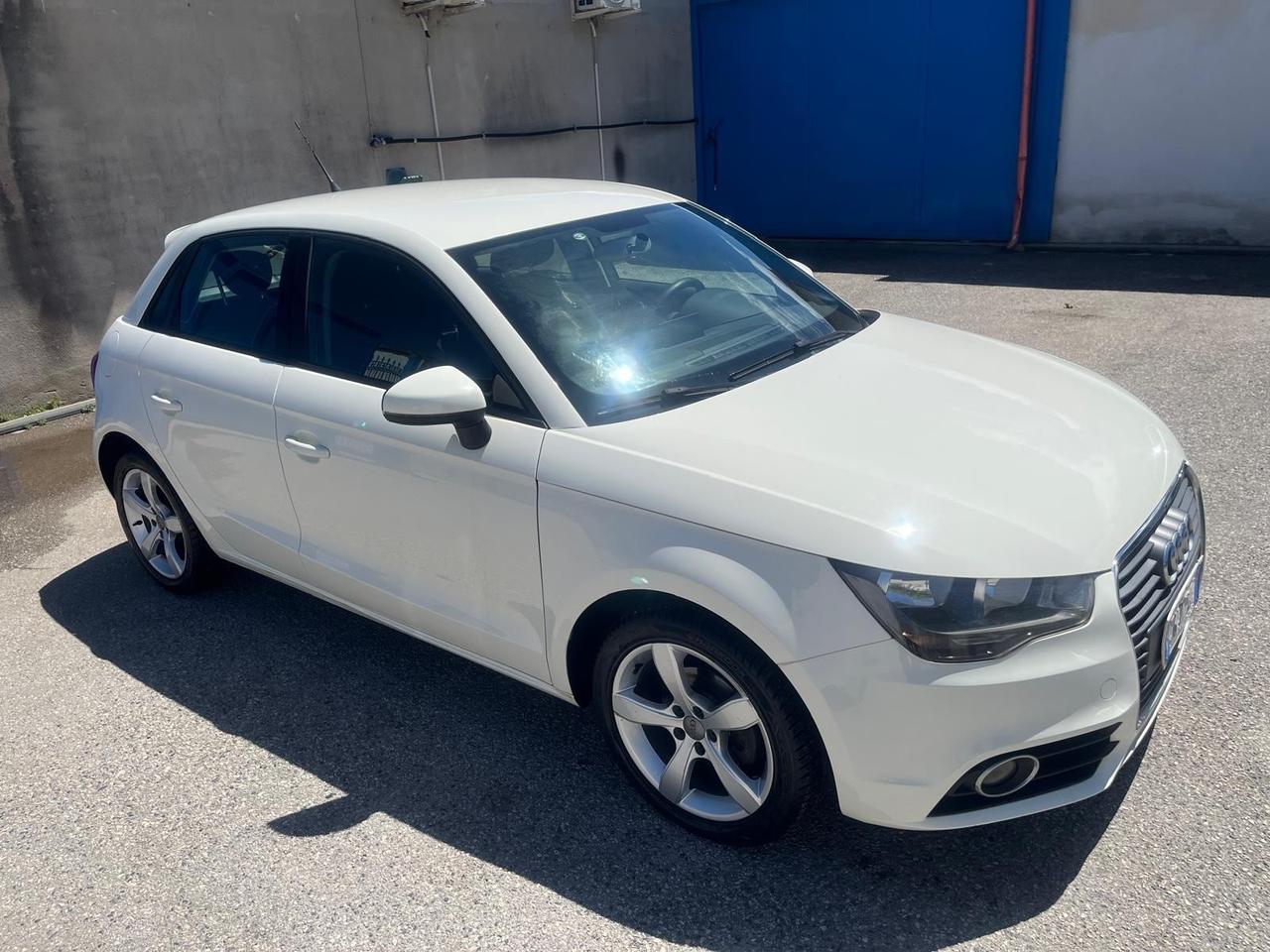 Audi A1 5P-1.6 tdi/90cv-full-2014