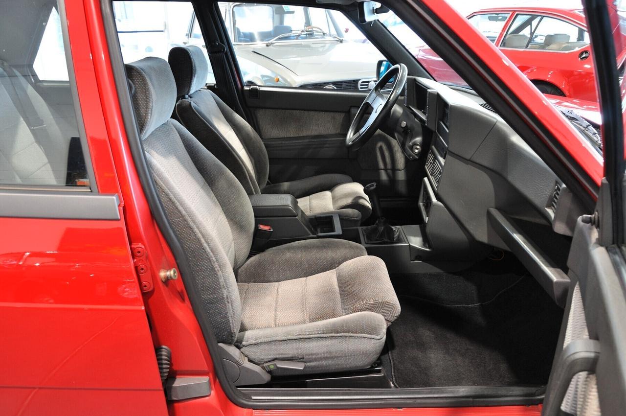 Alfa Romeo 75 2.0i Twin Spark Prima serie Rosso CRS