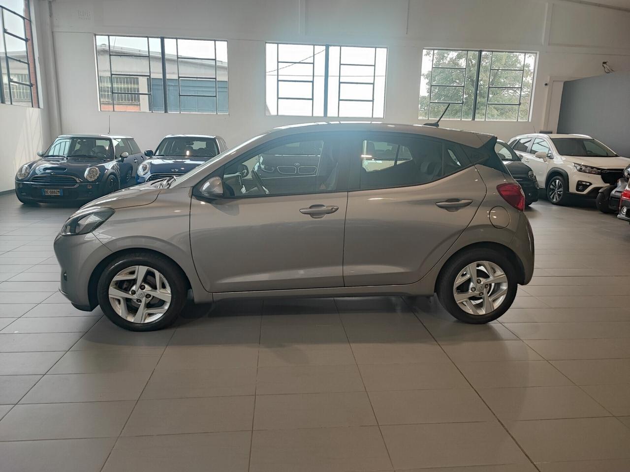 Hyundai i10 1.0 Prime • Navi 8” • CarPlay • Cerchi 16” • LED
