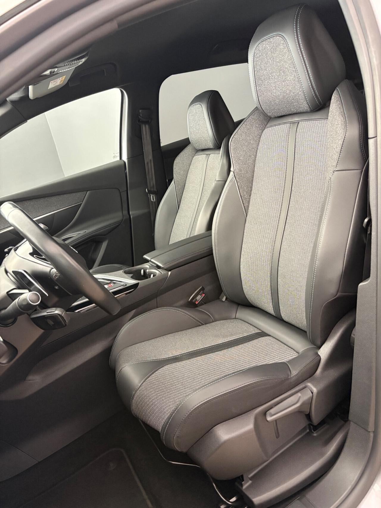 Peugeot 3008 BlueHDi 130cv EAT8 ALLURE