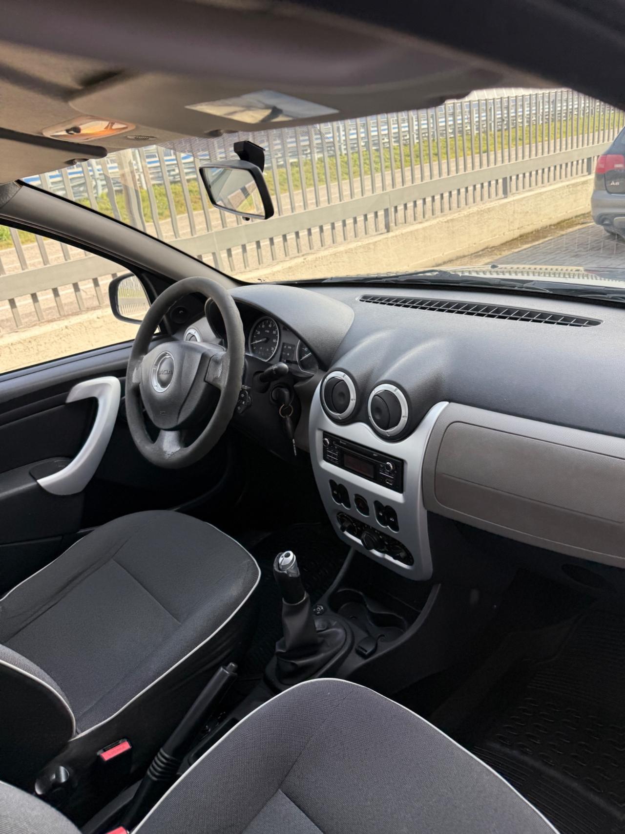 Dacia Sandero 1.2 16V GPL 75CV Embleme