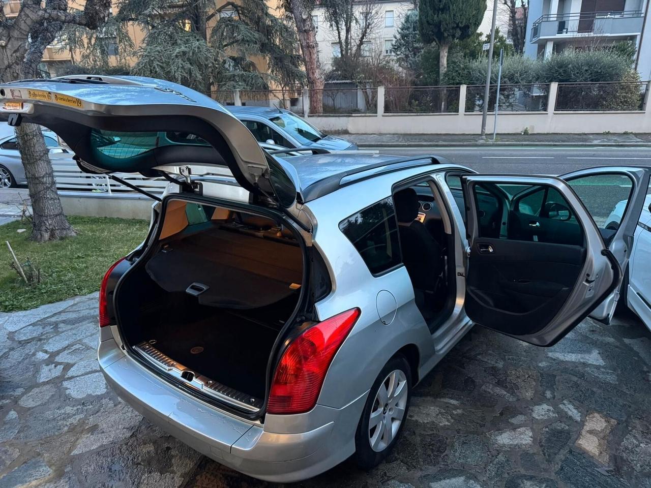 PEUGEOT 308 1.6 8V e-HDi 112cv SW ALLURE