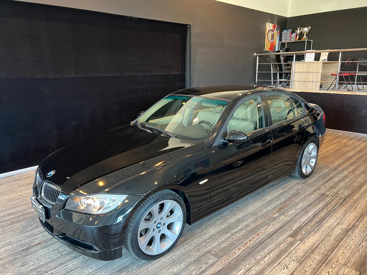 BMW 320 BERLINA FUTURA/LIBRETTO SERVICE
