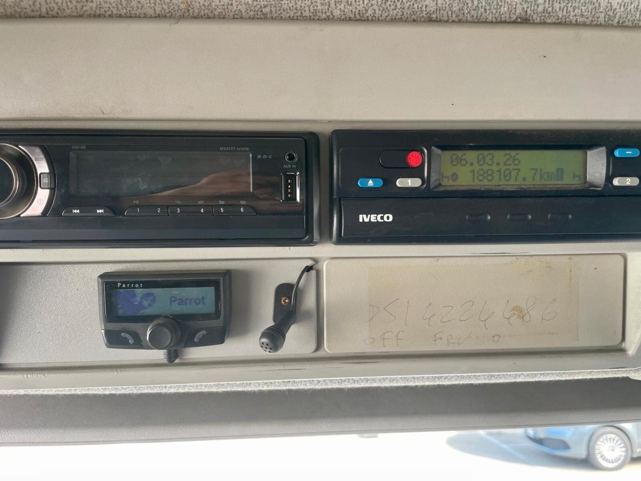 Iveco 100E18 - RIBALTABILE POSTERIORE CON GRU CARICATRICE FASSI F80 A.23