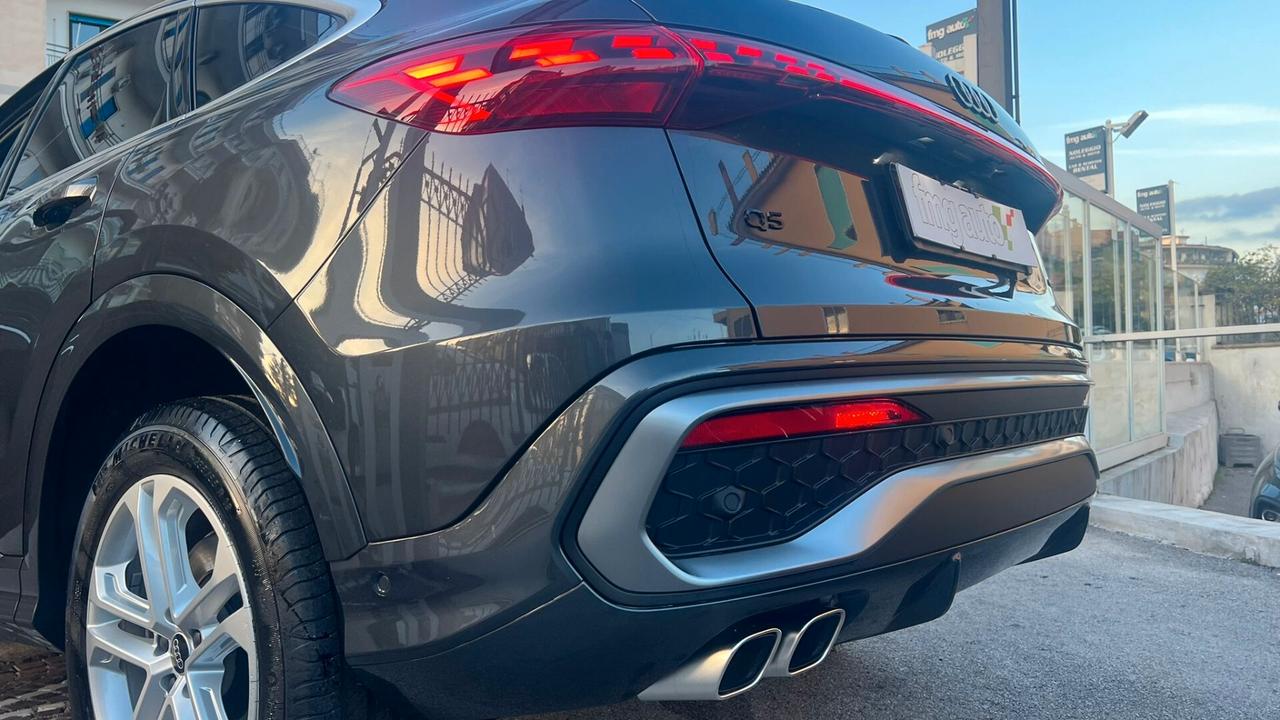 Audi Q5 SPB 40 TDI quattro S tronic line Int+Ext Grigio Daytona km O