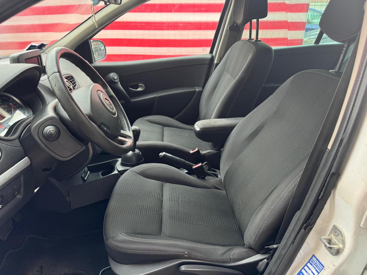 RENAULT CLIO SPORTOUR 1.5 DCI 85CV • EURO4 • IDEALE PER NEOPATENTATI • CAMBIO DA RIVEDERE