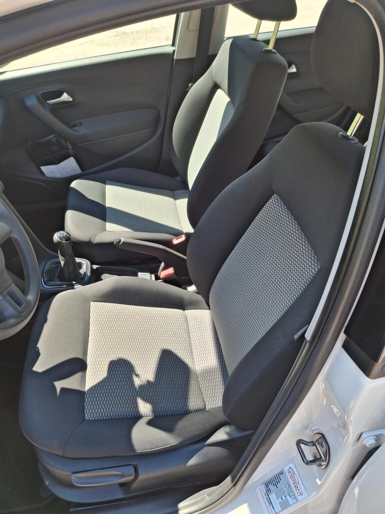 Volkswagen Polo 1.2 5 porte 75cv neo patentati