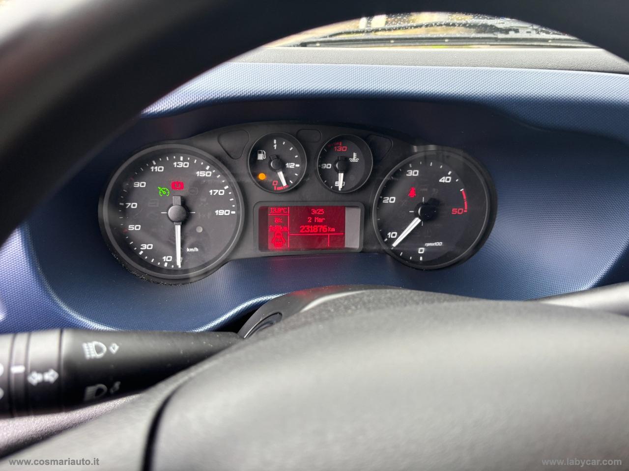 DAILY 35C15 CENTINATO CON PEDANA PASSO 4100