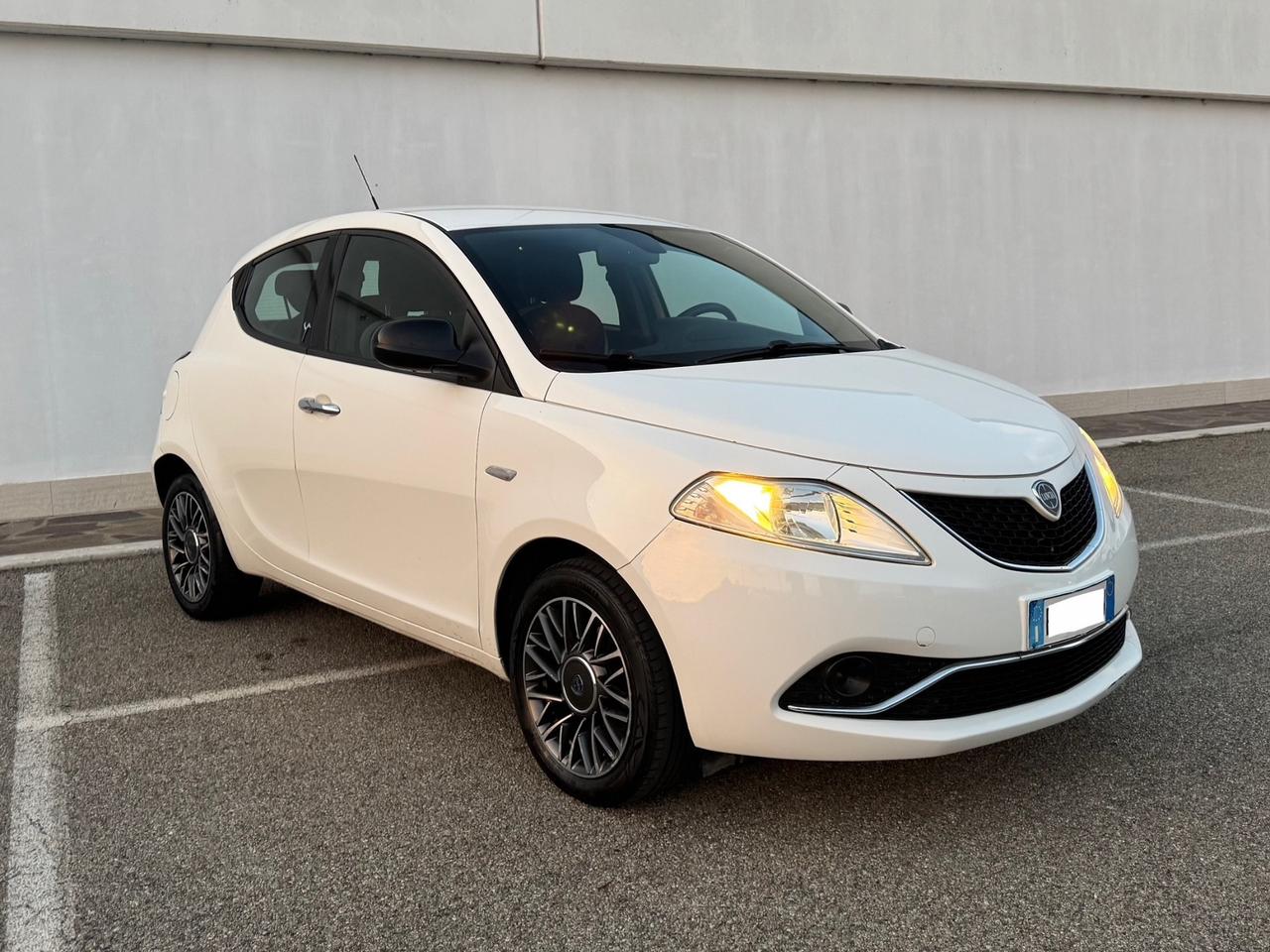 Lancia Ypsilon 1.3 MJT 16V 95 CV 5 porte S&S Gold
