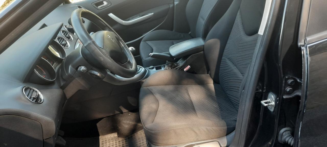 Peugeot 308 1.6 8V e-HDi 5p. Sport