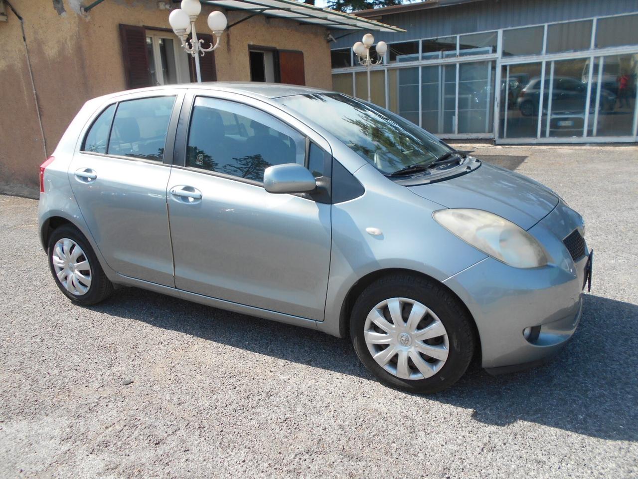 Toyota Yaris 1.3 5 porte 5 posti
