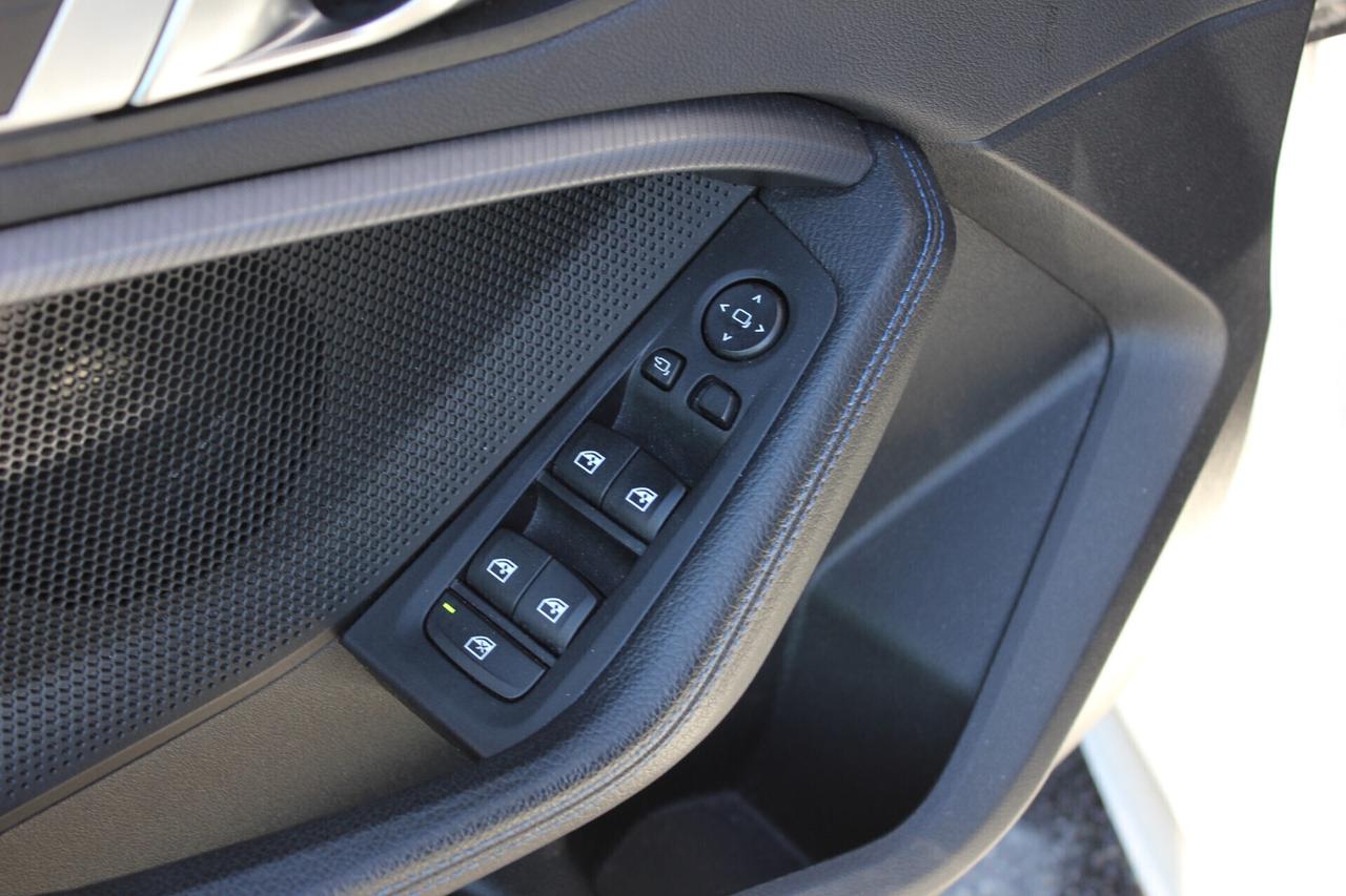 BMW 118D MSPORT AUTO PINZE FRENI BREMBO CERCHI DA 19''