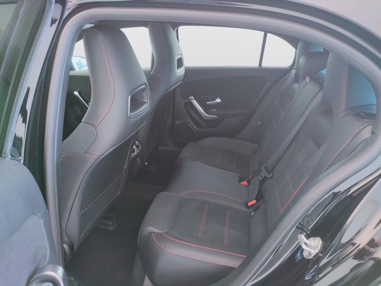 Mercedes-Benz Classe A - W177 2018 - A 180 d Premium auto