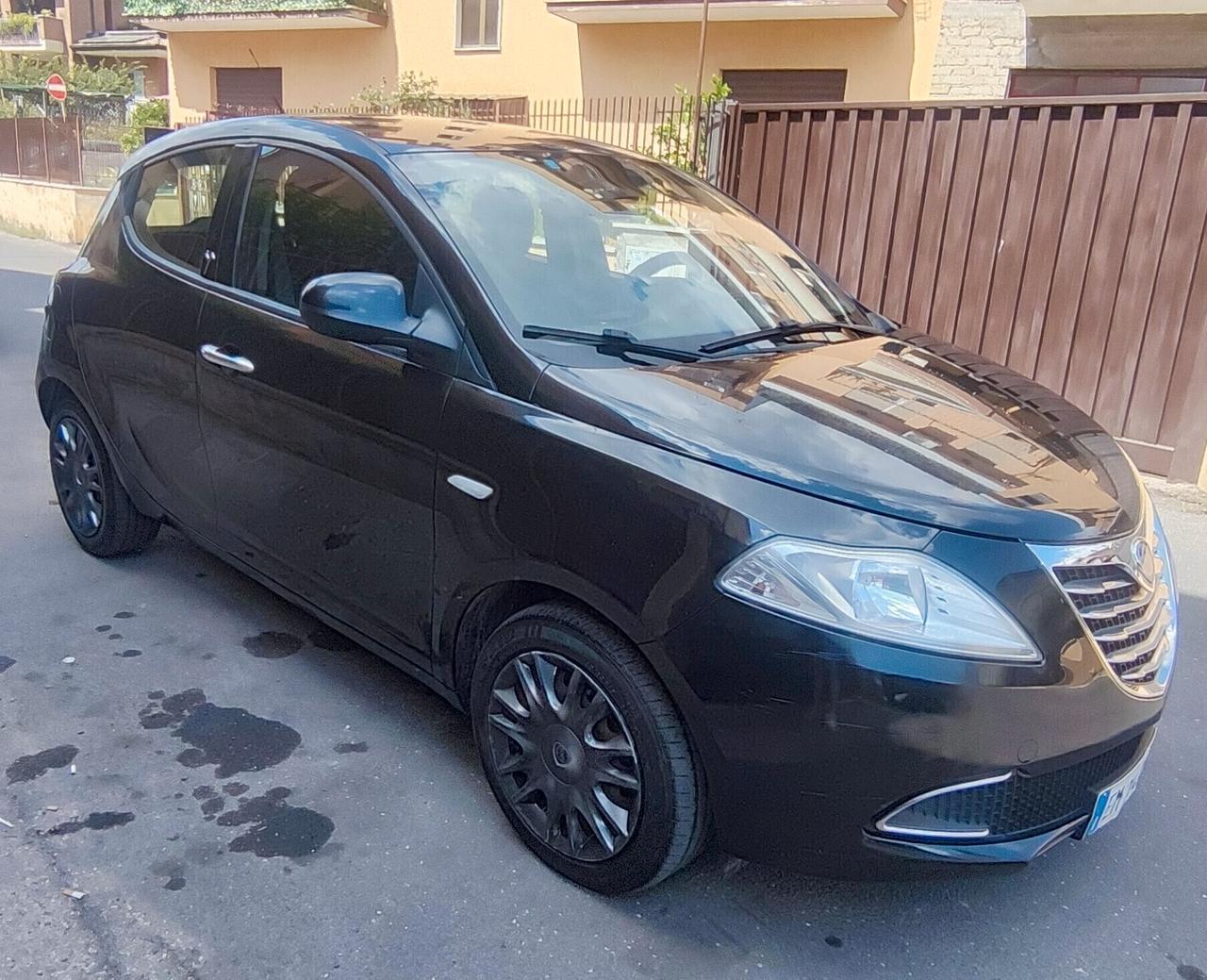 Lancia Ypsilon 1.2 69 CV Unyca