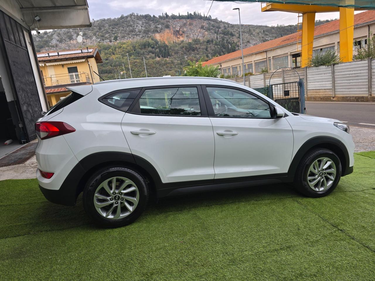 Hyundai Tucson 1.6BENZ 132CV euro6 -2016