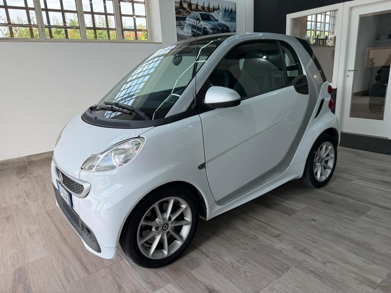 Smart ForTwo 1000 52 kW MHD coupé URBANRUNNER