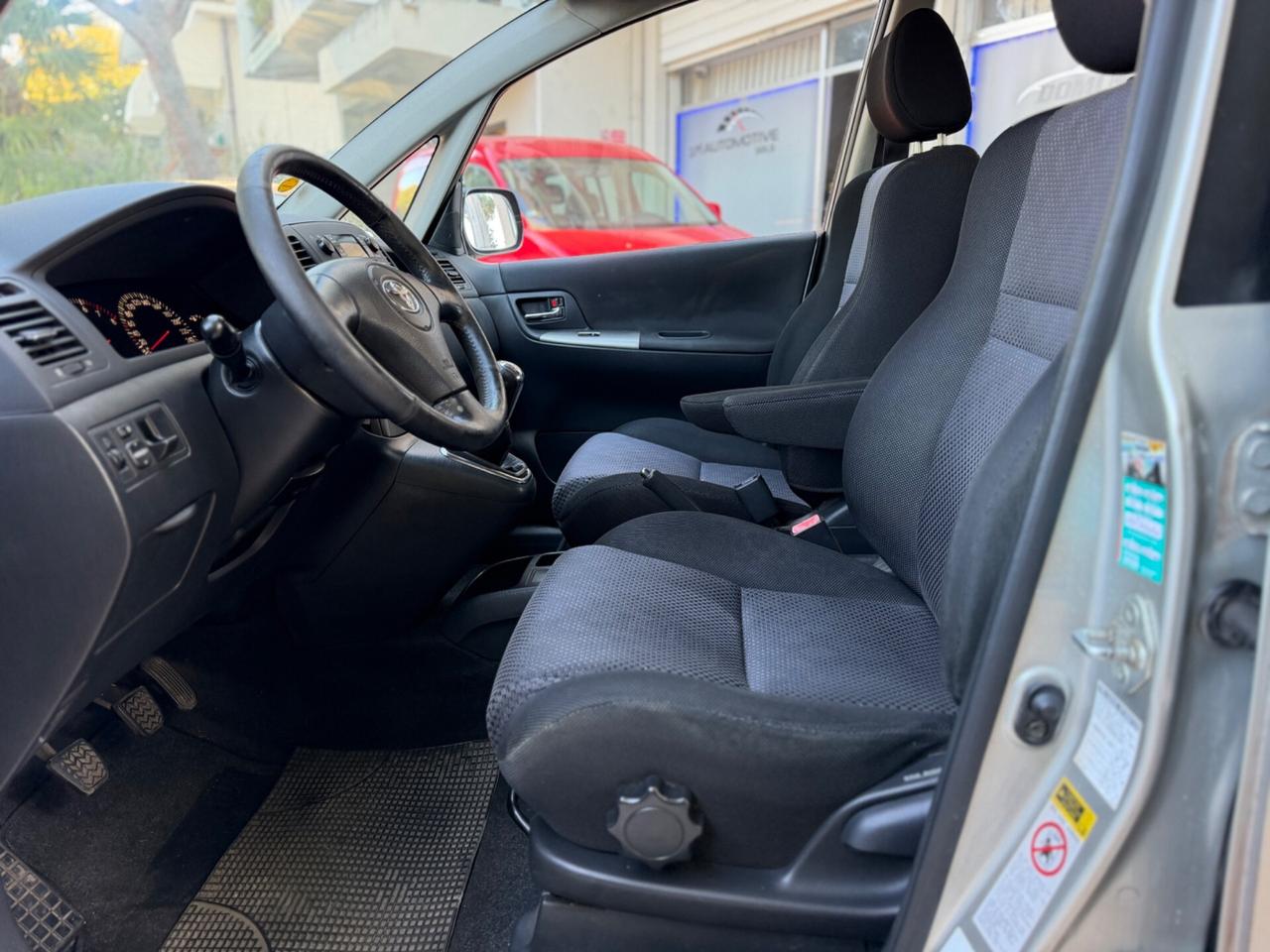 Toyota Corolla Verso 1.8 16V