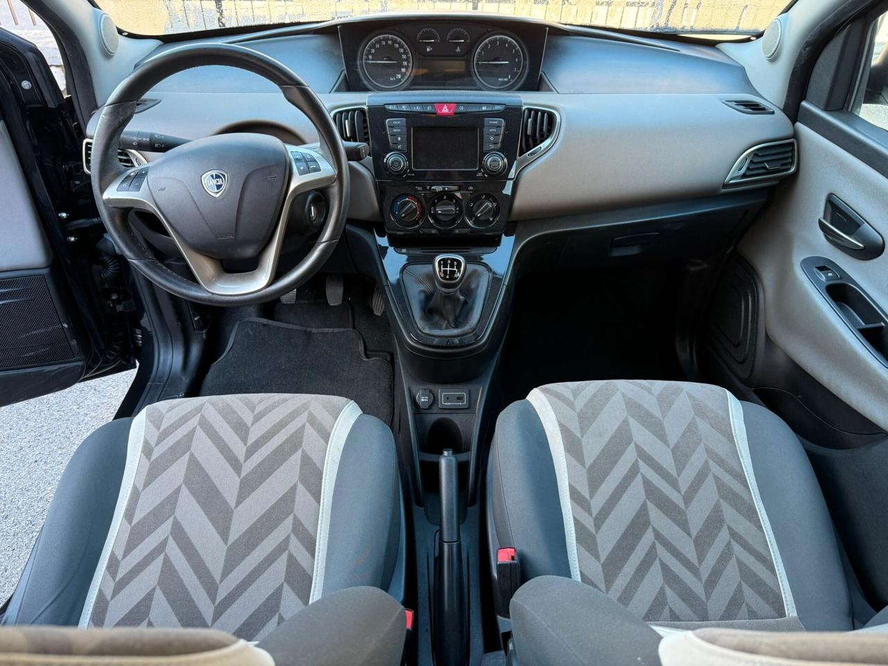 Lancia Ypsilon 1.2 69 CV 5 porte Gold