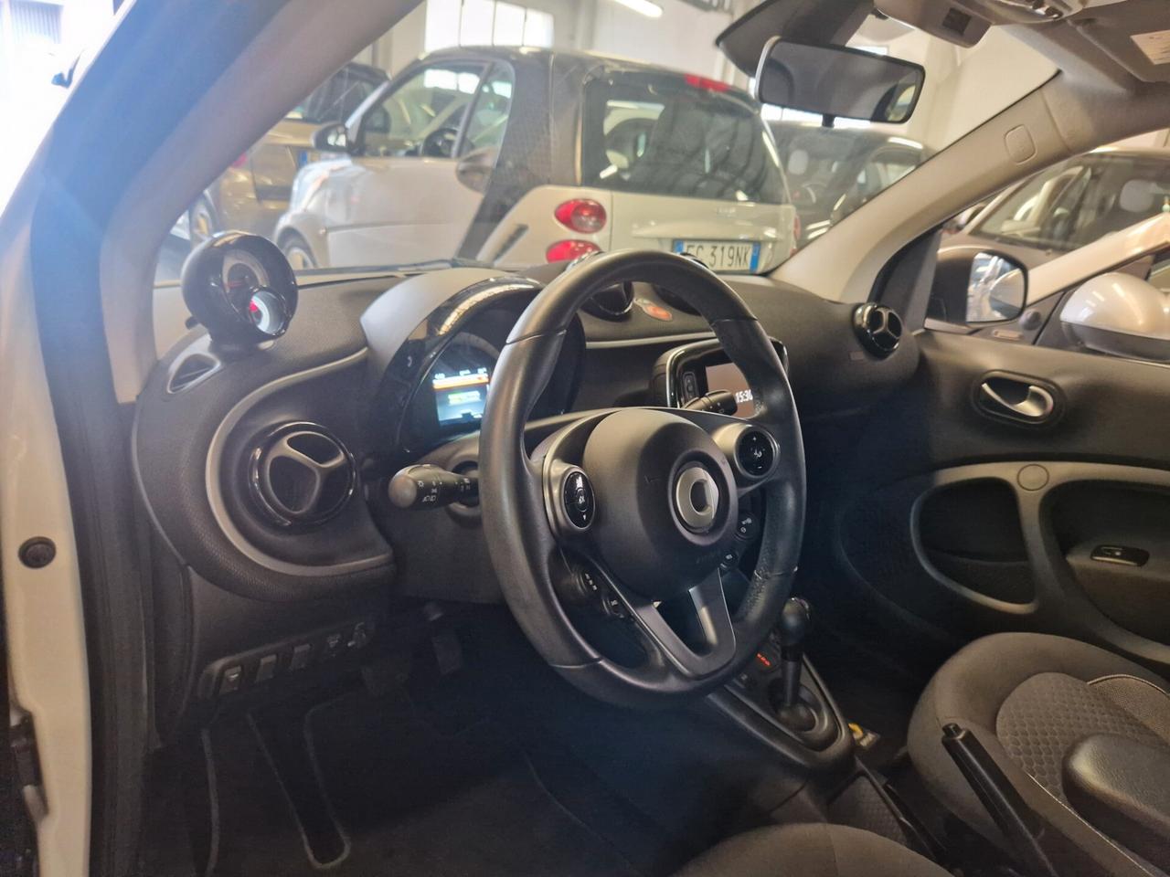 Smart ForTwo EQ full electric solo 32000km prezzo reale