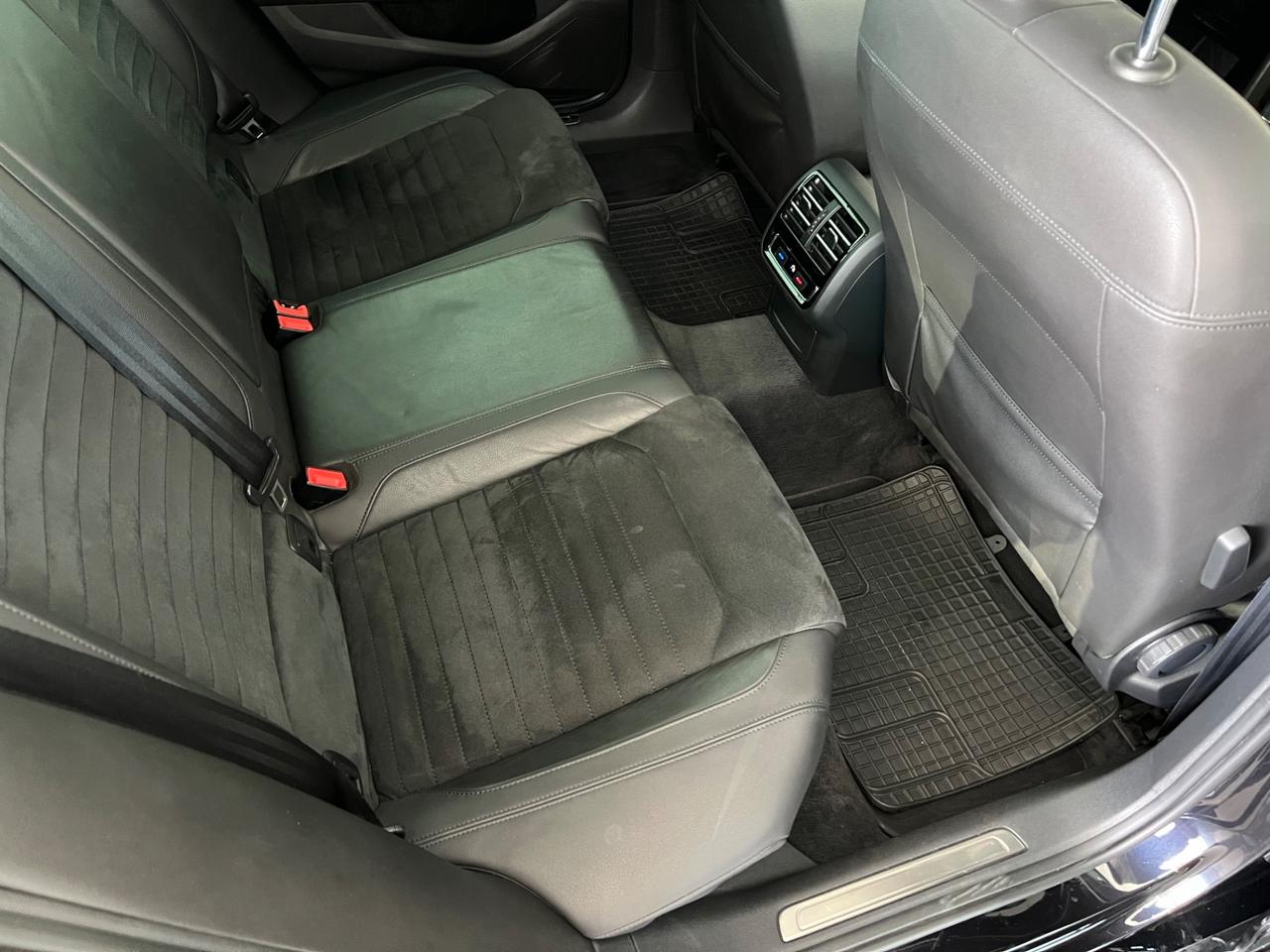 Volkswagen Passat 2.0 TDI DSG Higline BMT 150 cv