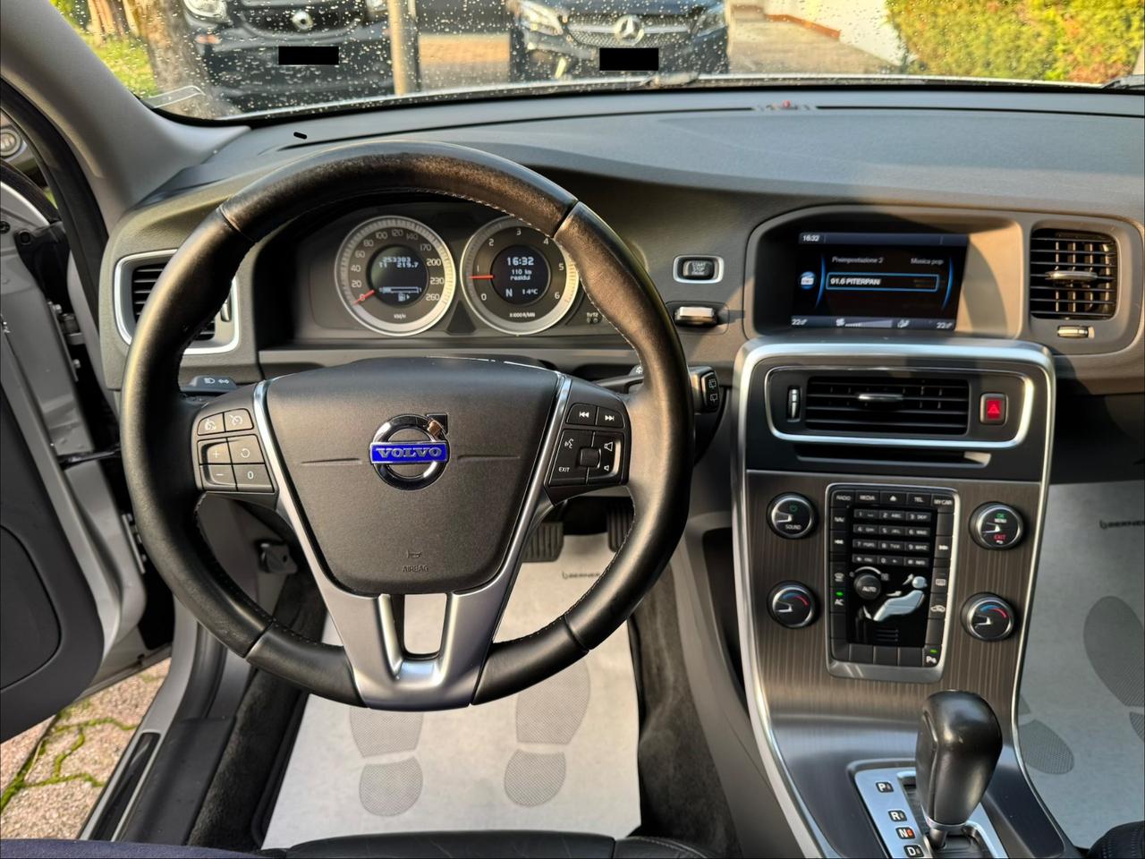 Volvo V60 D5 AWD Geartronic Summum