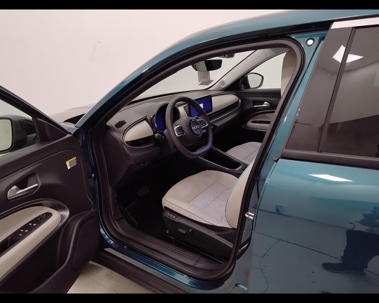 FIAT 600 IV 2023 - 600 1.2 hybrid La Prima II 110cv auto