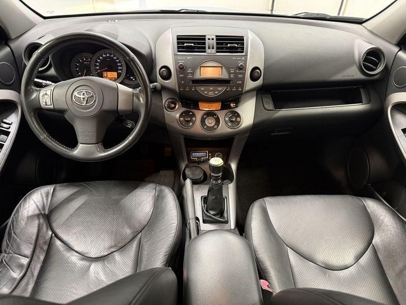 Toyota RAV4 RAV4 Crossover 2.2 d-cat Luxury 177cv