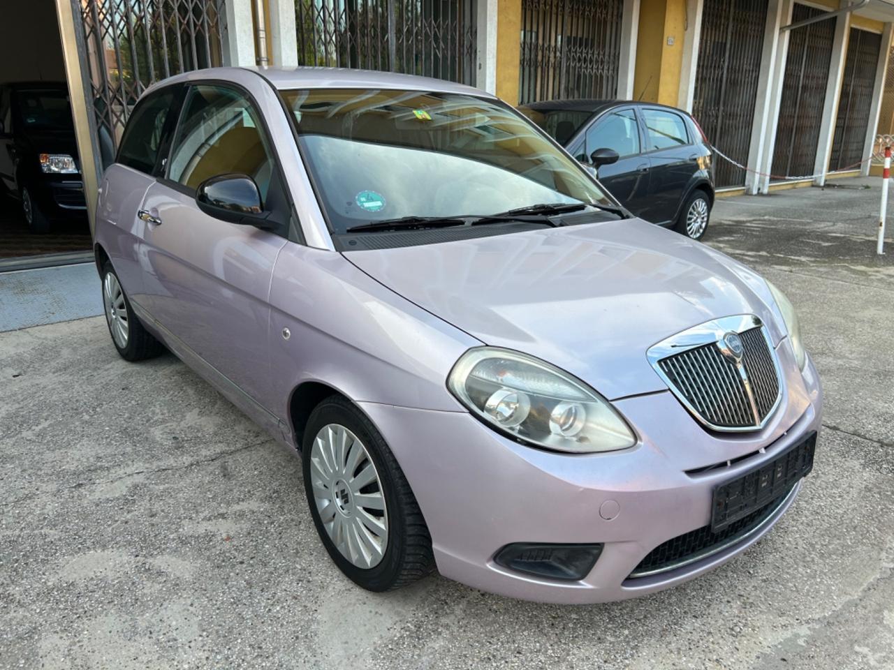 Lancia Ypsilon 1.3 MJT 75 CV Unyca 2011 NEOPATENTATI!!