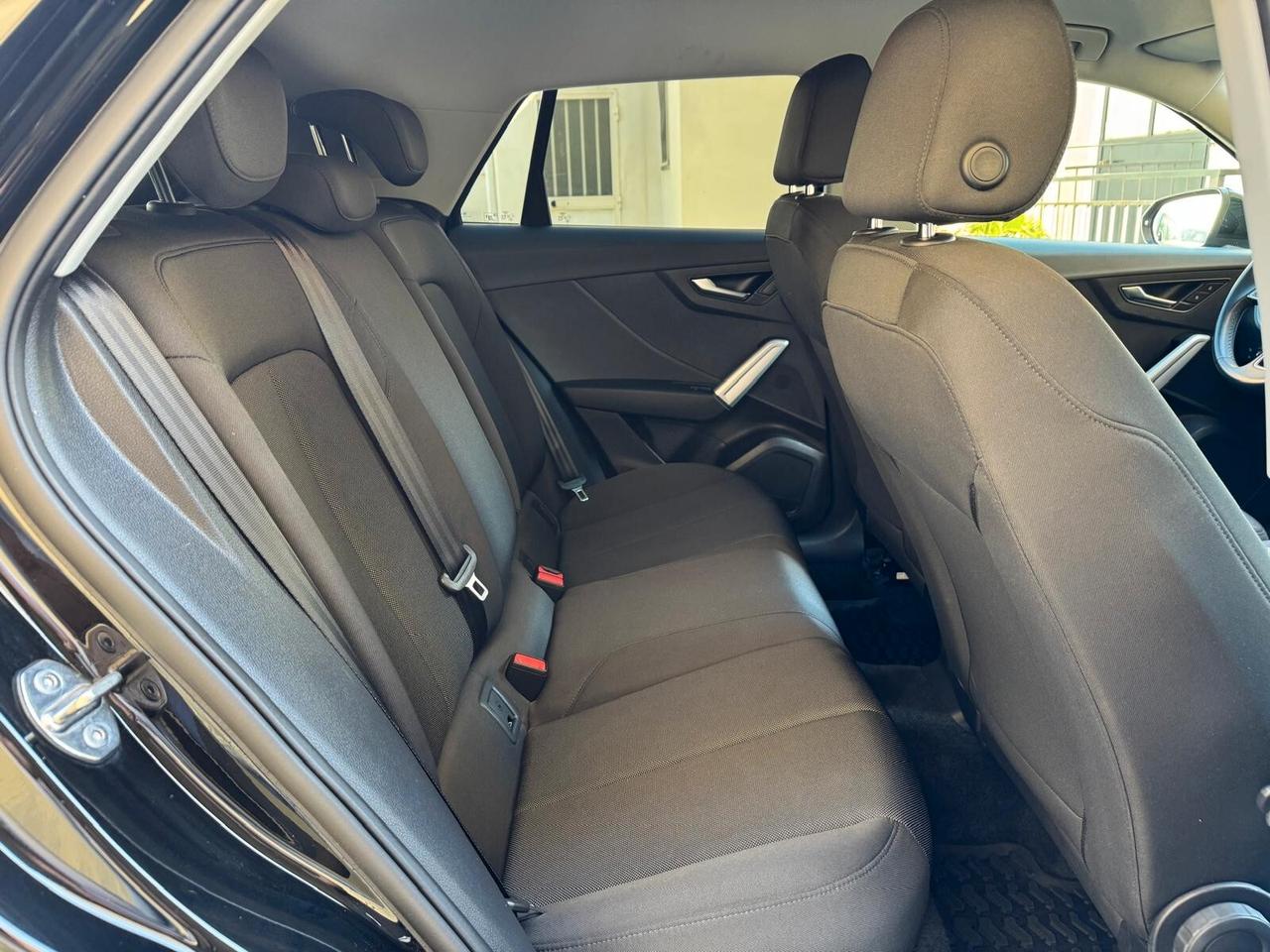 Audi Q2 30 TDI Business