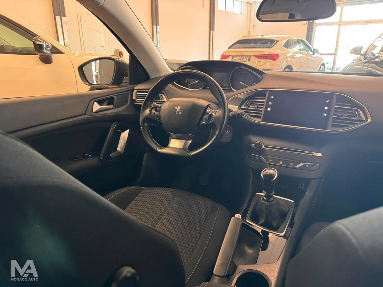 Peugeot 308 BlueHDi 130CV Business 2020