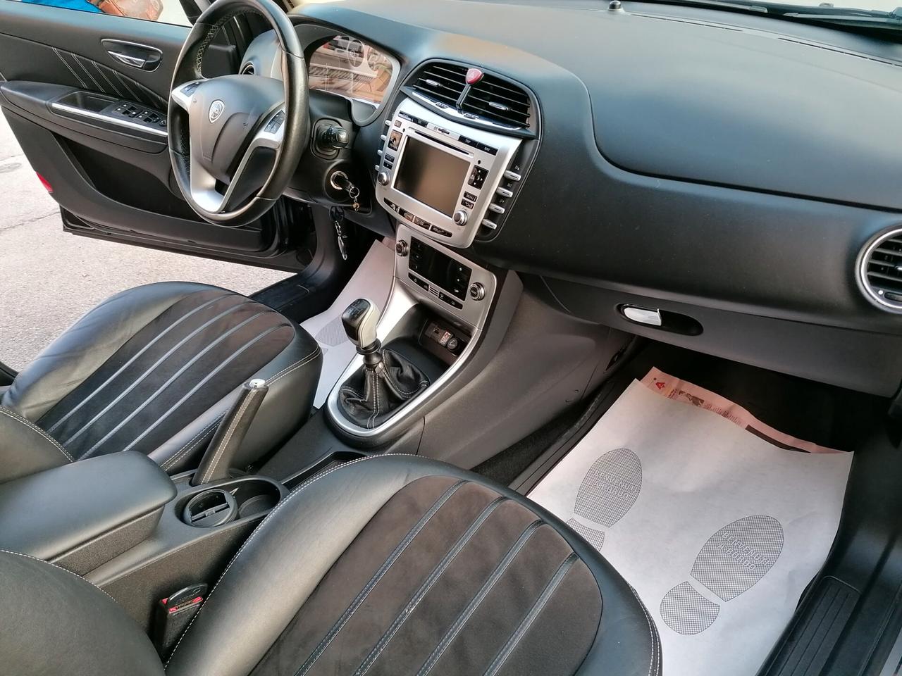 Lancia Delta 1.9 MJT Twinturbo DPF Platino