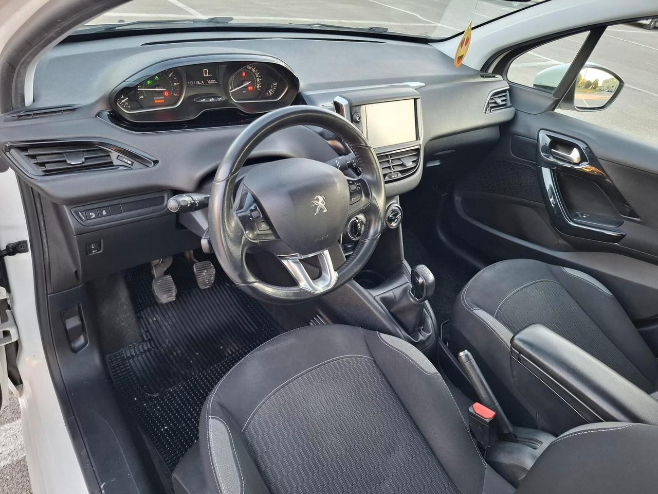 Peugeot 208 PureTech 82 5 porte Allure