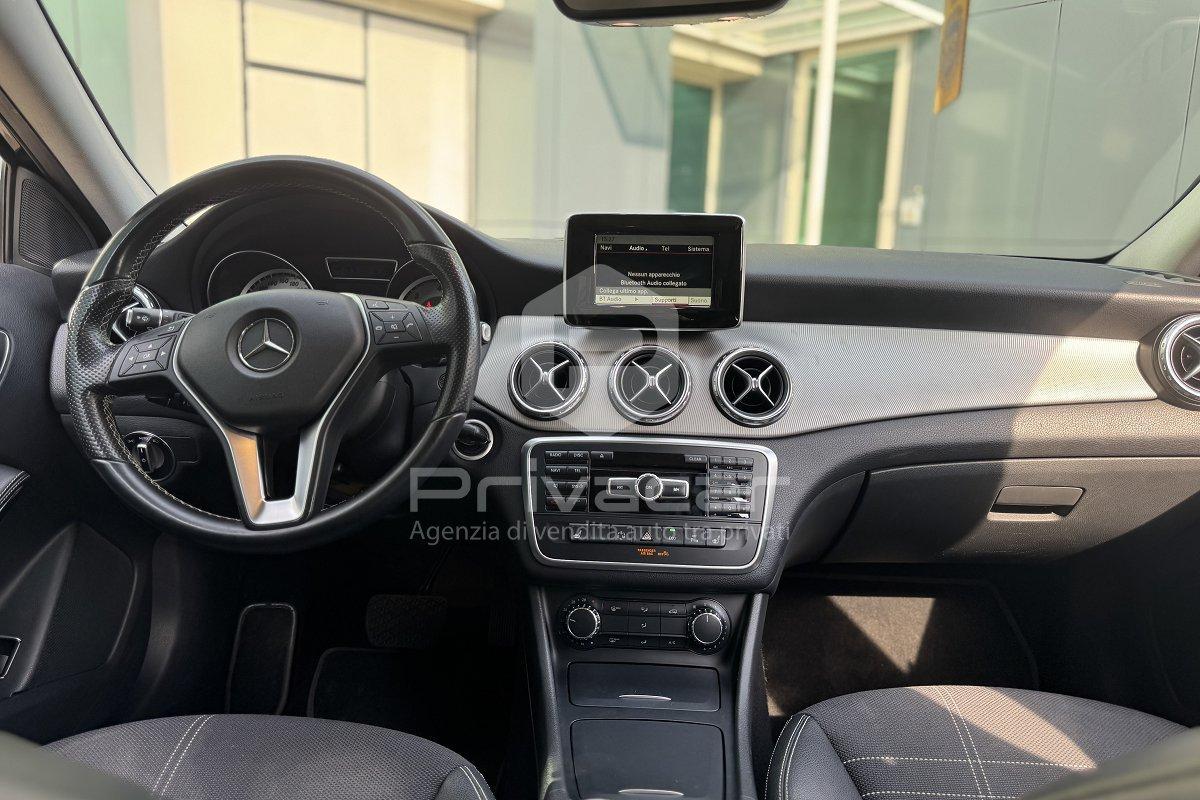 MERCEDES GLA 220 d Automatic 4Matic Sport